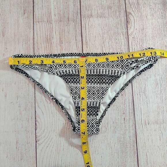 Pair of Victoria's Secret The Strappy Cheeky bikini bottoms sz S - Picture 11 of 13